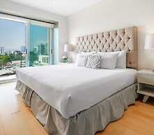 2BR Apartment With Jacuzzi - Pool - City Skyline