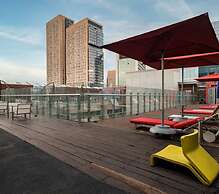 2BR Apartment With Jacuzzi - Pool - City Skyline