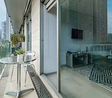 2BR Apartment With Jacuzzi - Pool - City Skyline