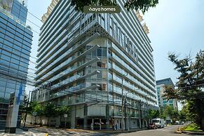 2BR Apartment With Jacuzzi - Pool - City Skyline