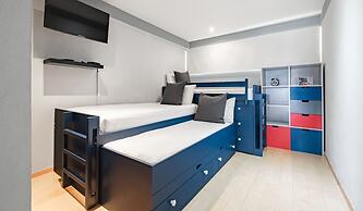 2BR Apartment With Jacuzzi - Pool - City Skyline