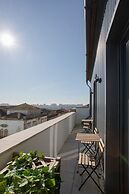 Liiiving in Porto Downtown Riverside Balcony
