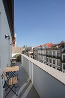 Liiiving in Porto Downtown Riverside Balcony