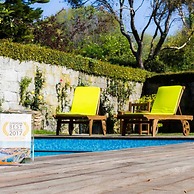 Liiiving in Porto Garden Pool House