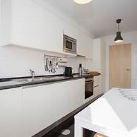 Liiiving in Porto Bright Light Apartment