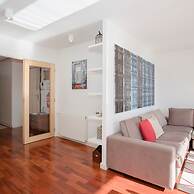 Liiiving in Porto Bright Light Apartment