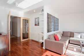 Liiiving in Porto Bright Light Apartment