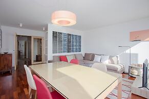 Liiiving in Porto Bright Light Apartment