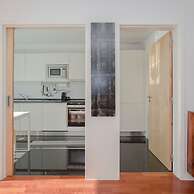 Liiiving in Porto Bright Light Apartment