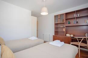 Liiiving in Porto Bright Light Apartment
