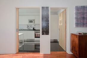 Liiiving in Porto Bright Light Apartment