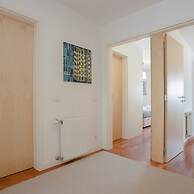 Liiiving in Porto Bright Light Apartment
