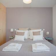 Liiiving in Porto Bright Light Apartment