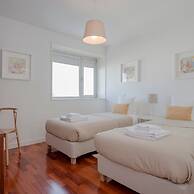 Liiiving in Porto Bright Light Apartment