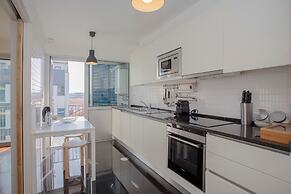 Liiiving in Porto Bright Light Apartment