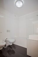 Liiiving in Porto Bright Light Apartment
