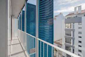 Liiiving in Porto Bright Light Apartment