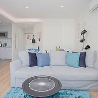 Liiiving in Porto Bright Light Studio