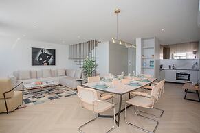 Liiiving in Porto Luxury Beachfront Apartment V