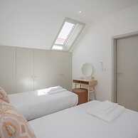 Liiiving in Porto Luxury Beachfront Apartment V