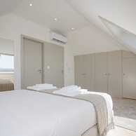 Liiiving in Porto Luxury Beachfront Apartment V