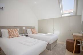 Liiiving in Porto Luxury Beachfront Apartment V