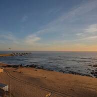 Liiiving in Porto Luxury Beachfront Apartment V