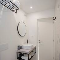 Liiiving in Porto Luxury Beachfront Apartment V
