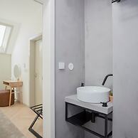 Liiiving in Porto Luxury Beachfront Apartment V