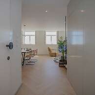Liiiving in Porto Luxury Beachfront Apartment V