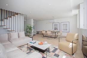 Liiiving in Porto Luxury Beachfront Apartment V