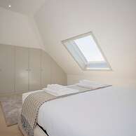 Liiiving in Porto Luxury Beachfront Apartment V