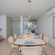 Liiiving in Porto Luxury Beachfront Apartment V