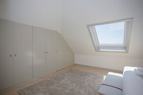 Liiiving in Porto Luxury Beachfront Apartment V