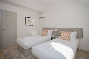 Liiiving in Porto Luxury Beachfront Apartment V