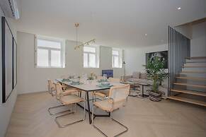 Liiiving in Porto Luxury Beachfront Apartment V