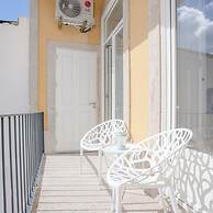 Liiiving in Porto - Downtown Balcony Studio