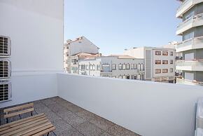 Liiiving in Porto - Design Bright House