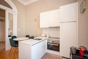 Liiiving in Porto - Balcony Design Apartment