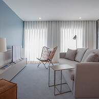 Liiiving in Porto Downtown Luxury Studio