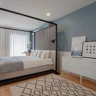 Liiiving in Porto Downtown Luxury Studio