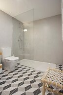 Liiiving in Porto Downtown Luxury Studio