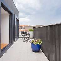 Liiiving in Porto Downtown Luxury Studio