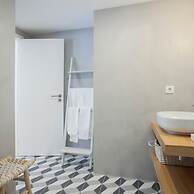 Liiiving in Porto Downtown Luxury Studio