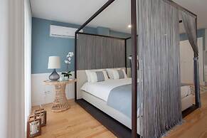 Liiiving in Porto Downtown Luxury Studio
