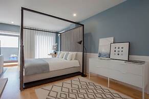 Liiiving in Porto Downtown Luxury Studio