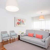 Liiiving in Porto - Light Terrace Apartment