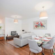 Liiiving in Porto - Light Terrace Apartment