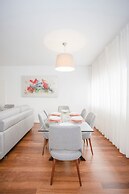 Liiiving in Porto - Light Terrace Apartment