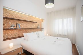 Liiiving in Porto - Light Terrace Apartment
